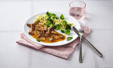 apetito Menüservice Spätzle mit Gulasch